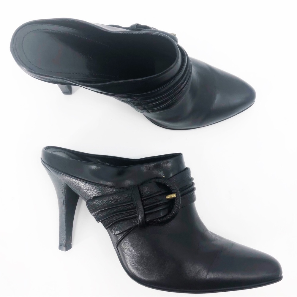 Gianni Bini Black Leather Mule Buckle Deta…